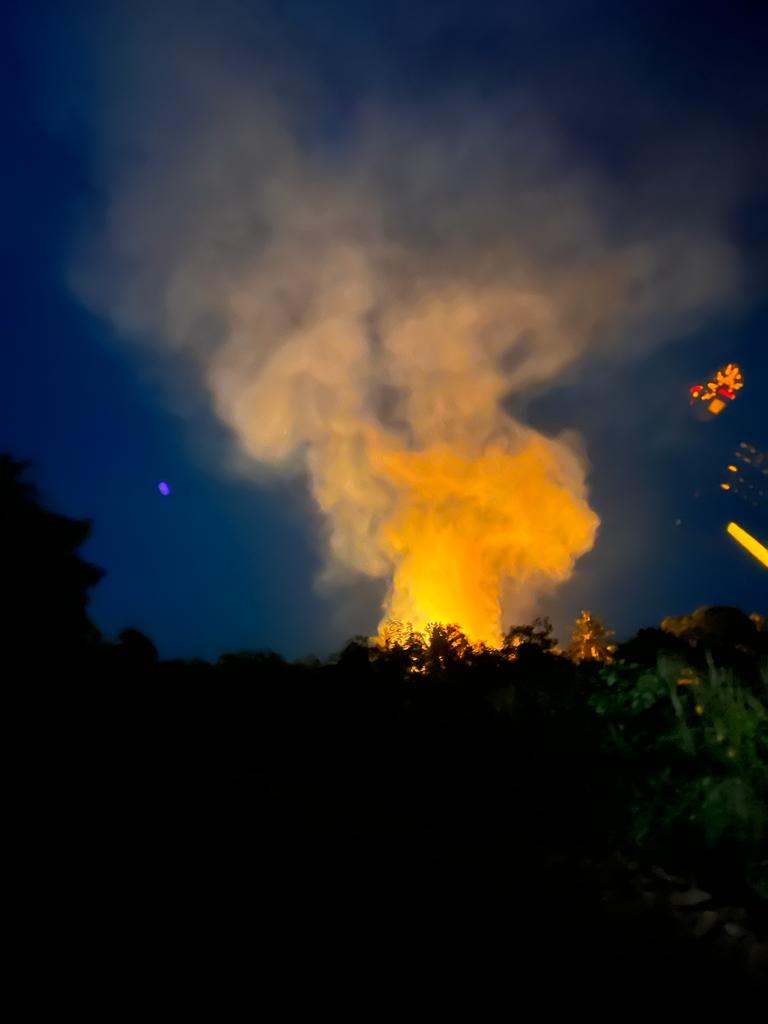 මාදම්පේ කොහු කර්මාන්ත ශාලාවක ගින්නක් (ඡායාරූප) 6 11