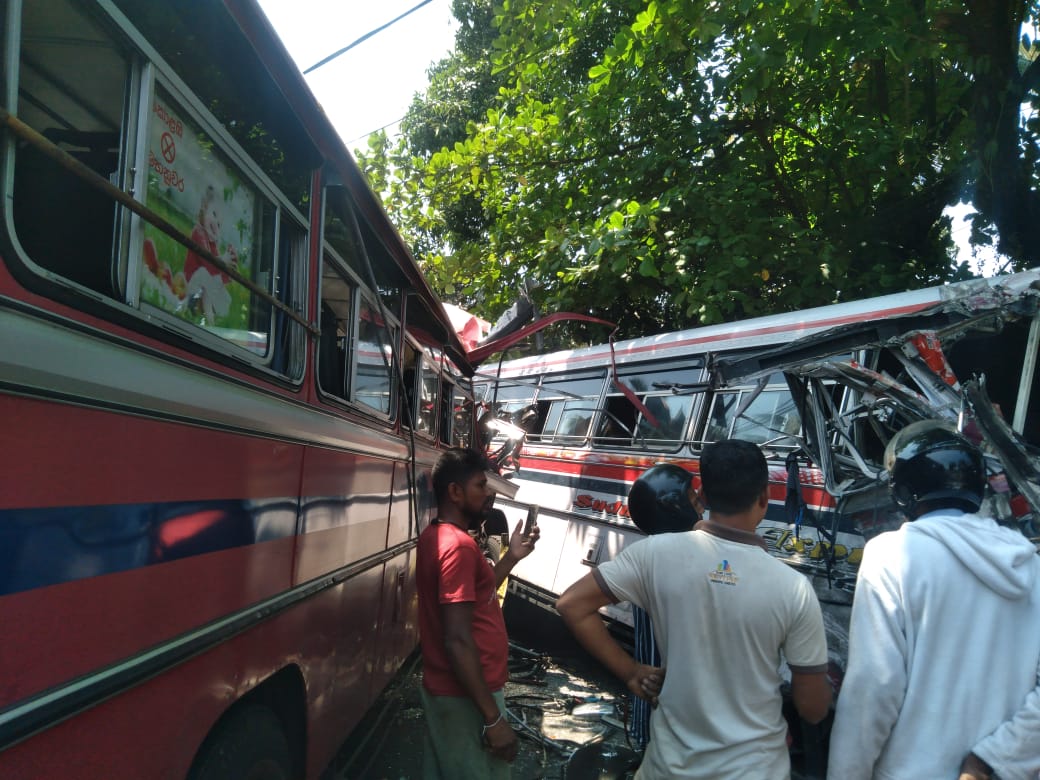 මාවනැල්ල ගනේතැන්නේදී බස් දෙකක් ගැටී එක් අයෙක් මරුට - 21 කට තුවාල(ඡායාරූප) 5 WhatsApp Image 2023 03 07 at 14.04.08