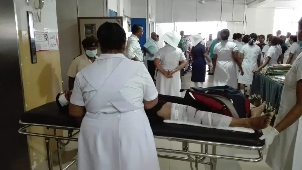 මාවනැල්ල ගනේතැන්නේදී බස් දෙකක් ගැටී එක් අයෙක් මරුට - 21 කට තුවාල(ඡායාරූප) 8 WhatsApp Image 2023 03 07 at 14.04.52