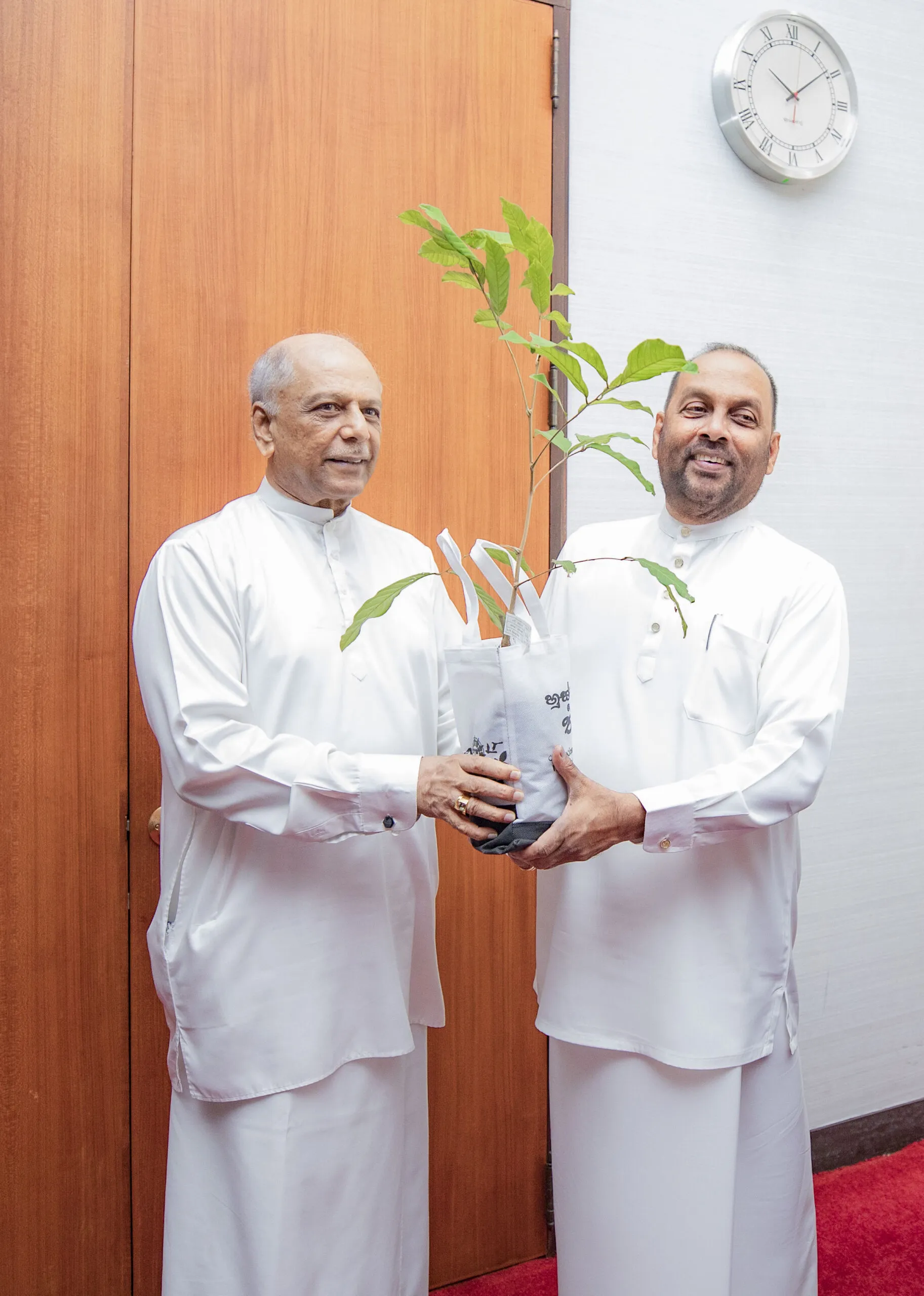 නැකතට පැළයක් - ජාතික රෝපණ නැකත 20 වැනිදා(ඡායාරූප) 2 0H9A3269 2 scaled