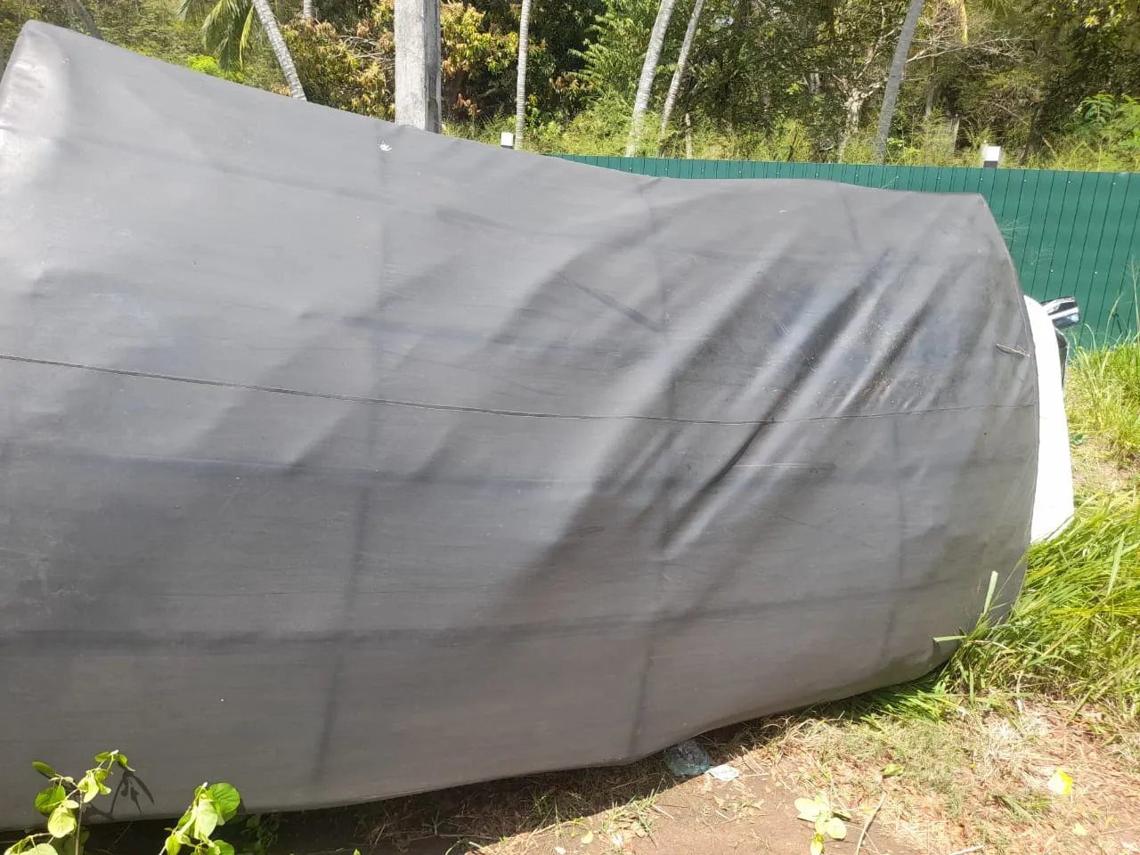 බිත්තර ලොරියක් ගලගමුවේදී පෙරලෙයි - ලක්ෂ 12 ක බිත්තර විනාශයි(ඡායාරූප) 3 WhatsApp Image 2023 04 07 at 11.25.46