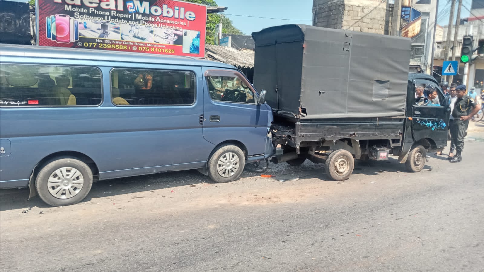 යුධ හමුදා නිලධාරියකු පැදවූ මෝටර් රථය ජිවිතයක් අහිමි කරයි(ඡායාරූප) 3 WhatsApp Image 2023 04 10 at 15.24.15 1