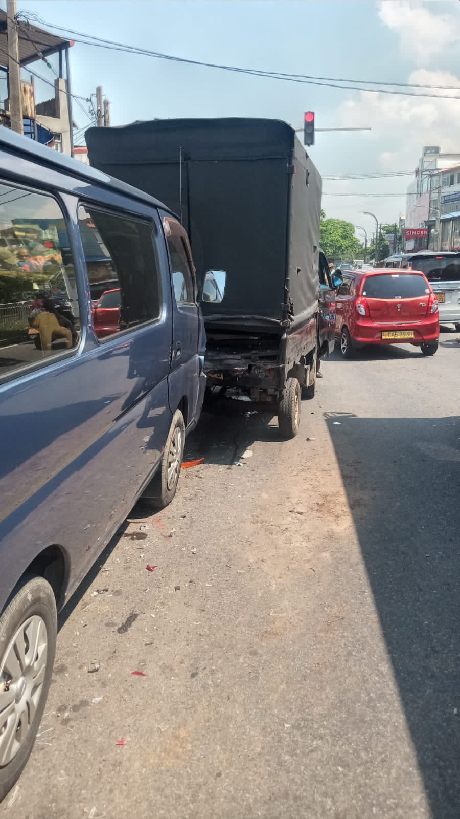 යුධ හමුදා නිලධාරියකු පැදවූ මෝටර් රථය ජිවිතයක් අහිමි කරයි(ඡායාරූප) 2 WhatsApp Image 2023 04 10 at 15.24.16