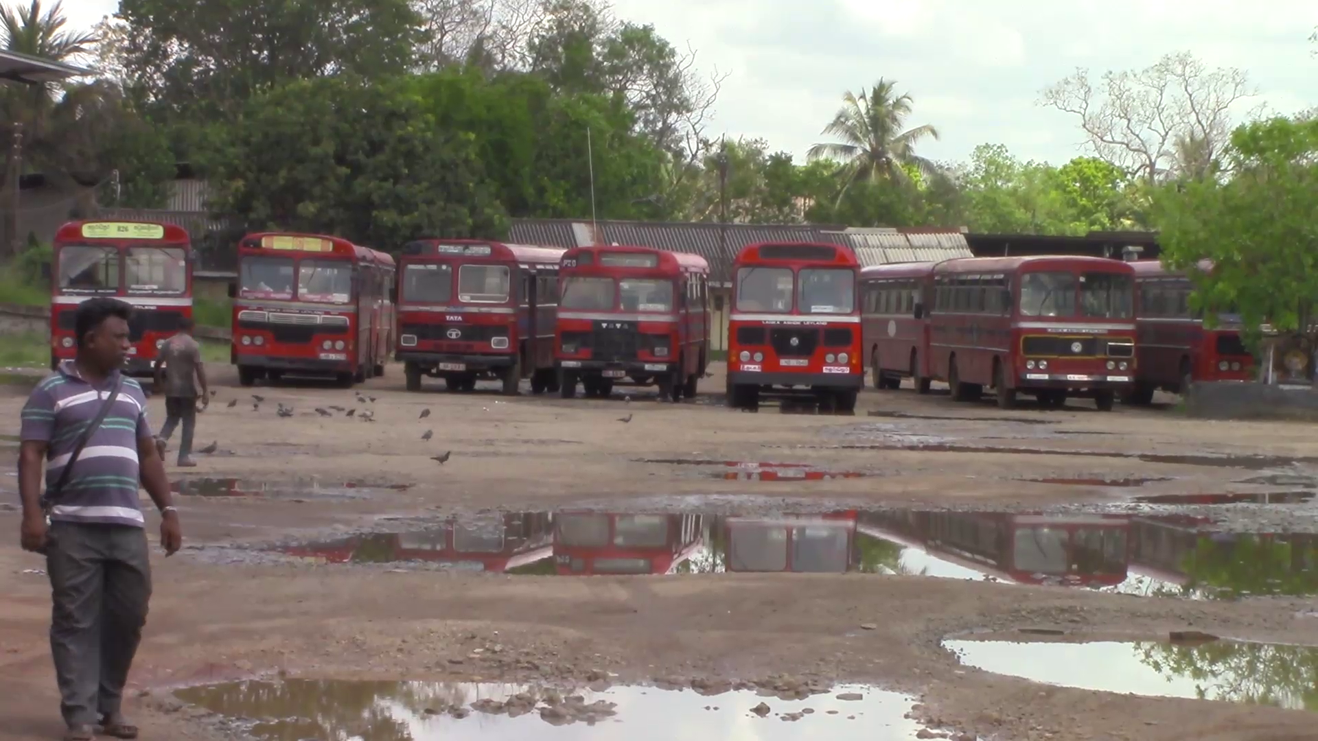 අනුරාධපුර ලංගම සේවකයින් වැඩ වැරුමක(ඡායාරූප) 2 vlcsnap 2023 04 03 14h57m43s766