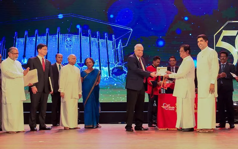 ආසියාවේ සමගියට බාධා වන කිසිදු කාර්යකට ශ්රී ලංකාව අනුබල ලබා දෙන්නේ නෑ – ජනපති රනිල් (ඡායාරූප) 1 BMICH 50 09