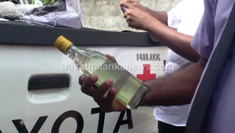 සැකකටයුතු ආනයනික පොල්තෙල් කන්ටේනරයකට කැකිරාවේ දී සීල් තබයි (ඡායාරූප) 8 WhatsApp Image 2023 05 05 at 10.31.49 AM