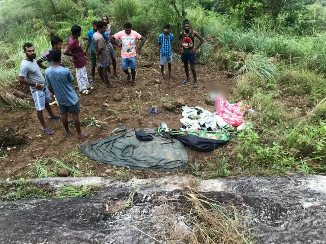 දියලුම දිය ඇල්ලේ කෑම්පින් කල තරුණ යුවලකට වනඅලි ප්රහාරයක්(ඡායාරූප) 2 WhatsApp Image 2023 05 12 at 09.10.20