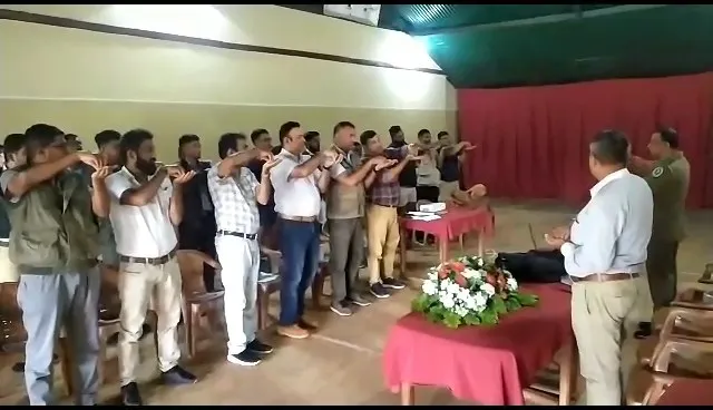 මියගොස් සිටි කඳුකර කොටි පැටවෙකුගේ සිරුරක් හමුවෙයි (ඡායාරූප) 9 02 3