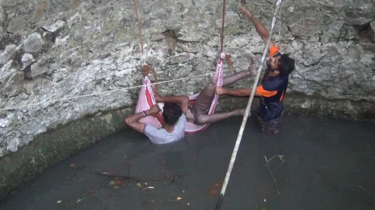 අබිරහස් ලෙස මියගිය පුද්ගලයෙකුගේ සිරුරක් වගා ළිඳකින් හමුවෙයි (ඡායාරූප) 7 7 1