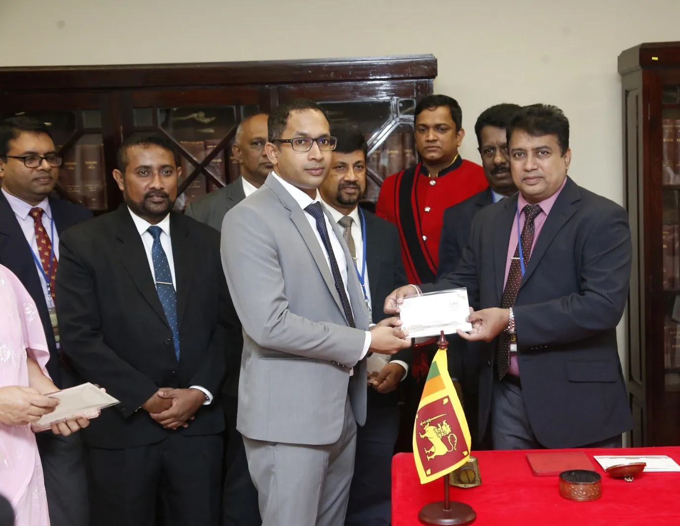 පාර්ලිමේන්තු මන්ත්රීවරුන්ගේ තැපැල් කටයුතු සඳහා නව තැපැල් මුද්දරයක් (ඡායාරූප) 5 News Stamp Release 20230706 5