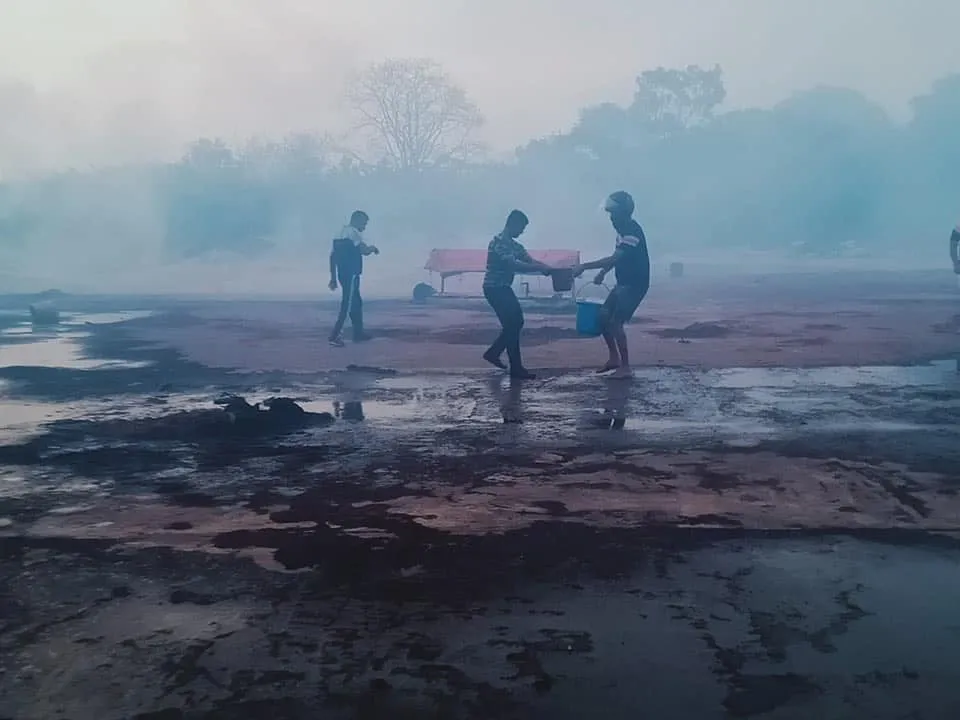 කොහු ගබඩාවක් අළු කළ ගින්න (ඡායාරූප) 5 Vavuniya 1