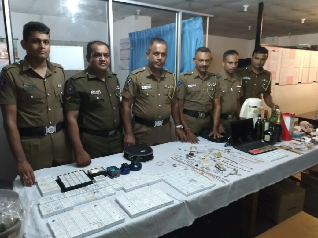 සිරකරු අයිතිවාසිකම් කොමිසමේ සාමාජිකාවකගේ නිවසින් කෝටි 3 ක දේපළ සොරාගත් පොඩ්ඩා සහ ඇටයා අත්අඩංගුවට 2 703b0179 8ce5 4cdf a14d 781a47eae114