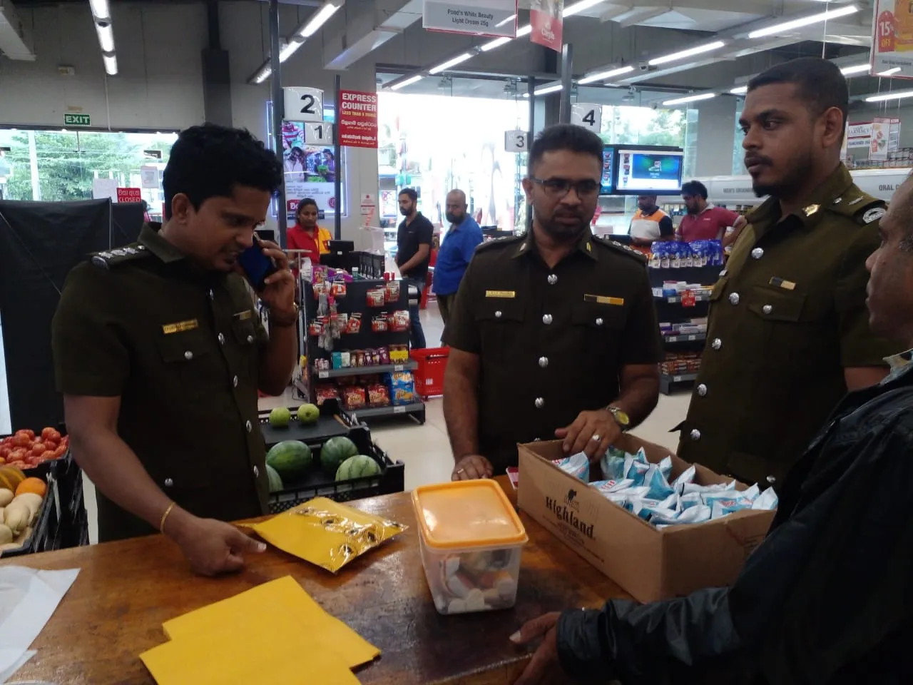 රෝහල් ආපන ශාලාවේ චොක්ලට් එකක මිනිස් ඇඟිලි කොටසක් (ඡායාරූප සහ වීඩියෝ) 3 WhatsApp Image 2023 08 05 at 21.41.51 1
