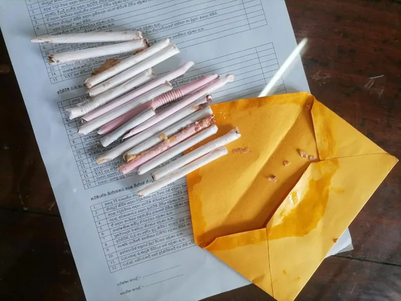 කෙසෙල් අස්සේ සැඟවූ හෙරොයින් බන්ධනාගාරයට යවන්න ගිහින් මාට්ටු (ඡායාරූප) 1 image d3c5c21c68