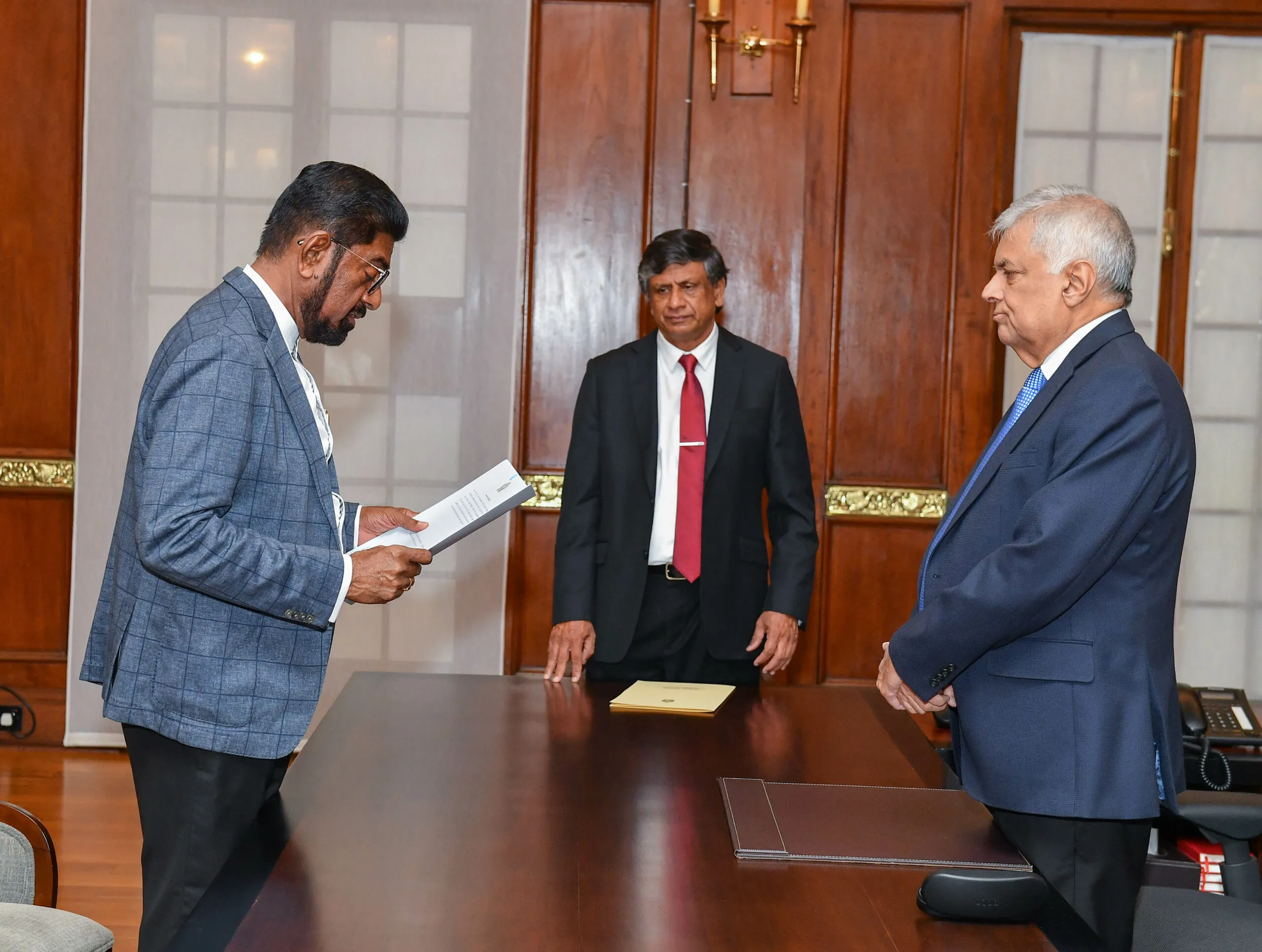 කැබිනට් අමාත්ය ධුරවල වෙනසක් (ඡායාරූප) 3 New Ministers 6 2 scaled