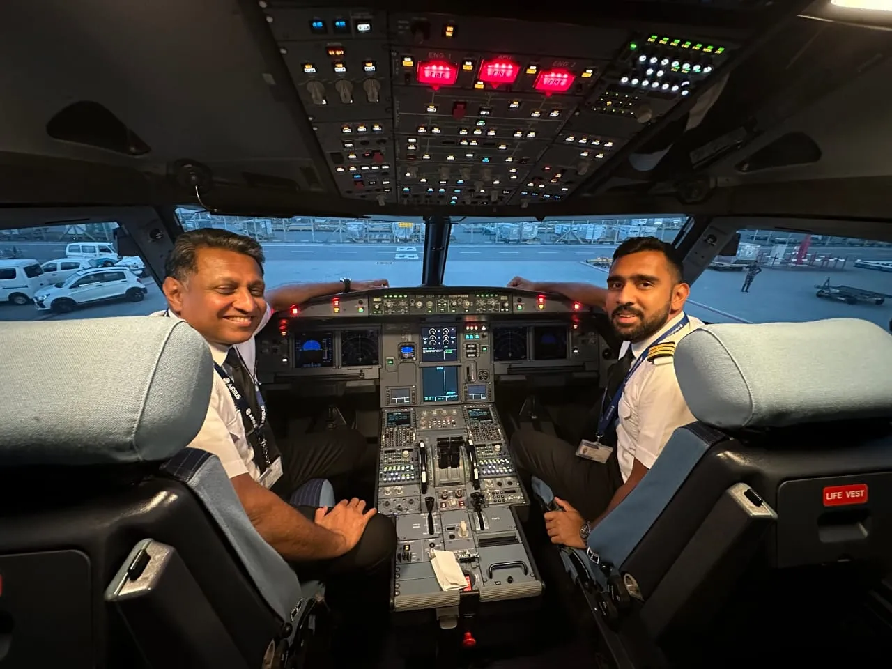 ශ්රී ලංකන් ගුවන් සේවයට නව ගුවන් යානයක් 3 WhatsAppYS xlka .jka fiajhg kj .jka hdkhla 3