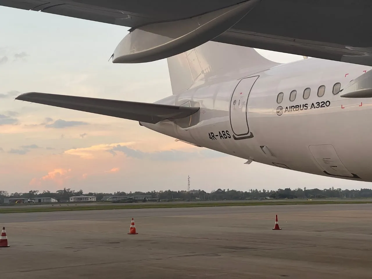 ශ්රී ලංකන් ගුවන් සේවයට නව ගුවන් යානයක් 5 WhatsAppYS xlka .jka fiajhg kj .jka hdkhla 5