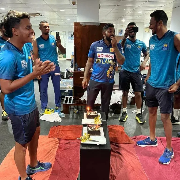 ජයග්රහණයේ සතුටත් සමඟ උපන්දින දෙකක් එකට සැමරූ ශ්රී ලංකා ක්රීඩකයෝ (ඡායාරූප) 4 419079117 755900013075059 2372237489850333947 n