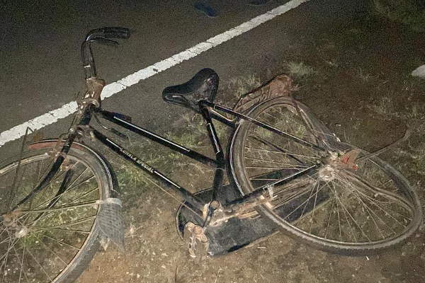 බස් රථයක් පාපැදියක ගැටී අයෙක් ජීවිතක්ෂයට (ඡායාරූප) 2 Mannar Accident 1