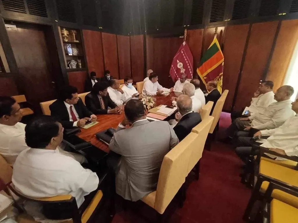 පාර්ලිමේන්තු කටයුතු අත්හිටුවයි - විශේෂ පක්ෂ නායක රැස්වීමක් (ඡායාරූප) 3 WhatsApp Image 2024 01 23 at 10.08.16 AM