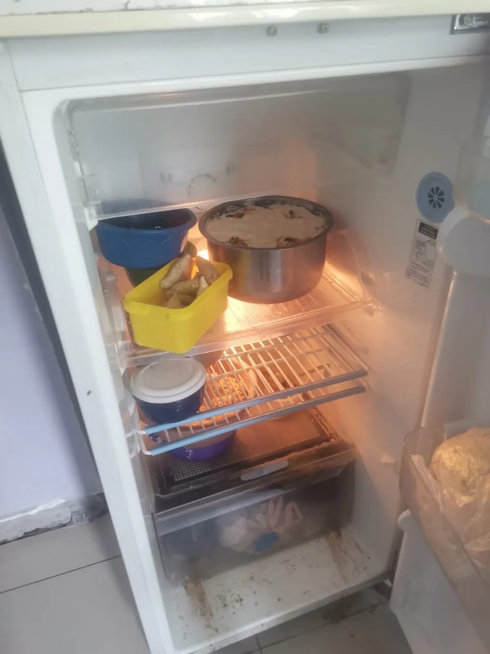 නුවරඑළිය මහ රෝහලේ වෛද්යවරුන්ගේ අපිරිසිදු ආපනශාලාව වසා දැමීමට නියෝගයක් (ඡායාරූප) 3 01 6