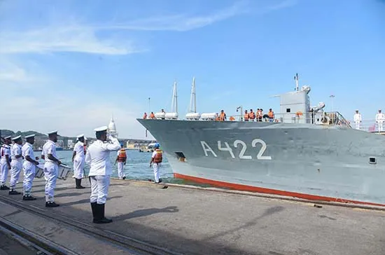 ඉරාන නාවික හමුදාවේ නෞකා දෙකක් කොළඹ වරායට (ඡායාරූප) 7 WhatsApp Image 2024 02 16 at 4.23.12 PM