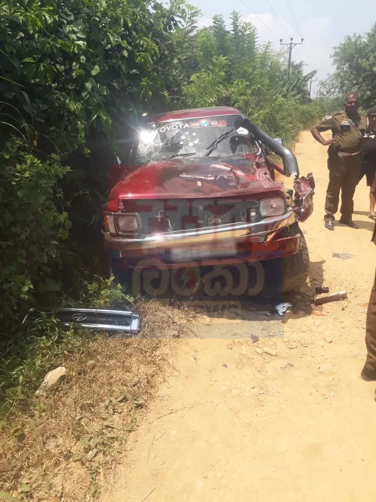 Update - හංවැල්ලේ වෙඩි තැබීමෙන් මන්නා රොෂාන්ගේ අයියා මරුට (ඡායාරූප) 1 1 3