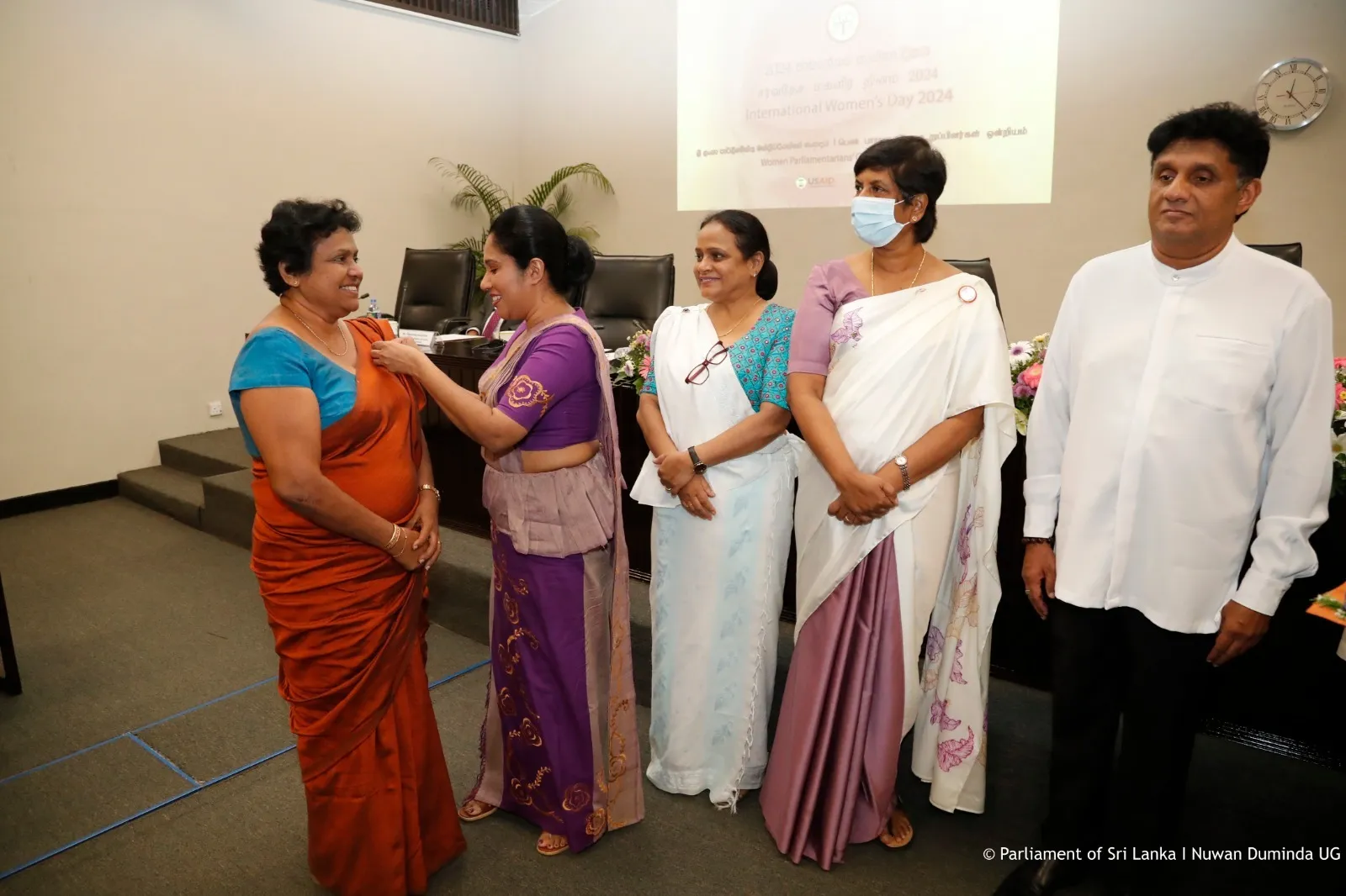 කාන්තා දිනය වෙනුවෙන් පැරණි මන්ත්රීවරියන්ට පාර්ලිමේන්තුවේදී බුහුමන් 1 4aa7f592 b38d 408c b3d7 7e6df015b8e4