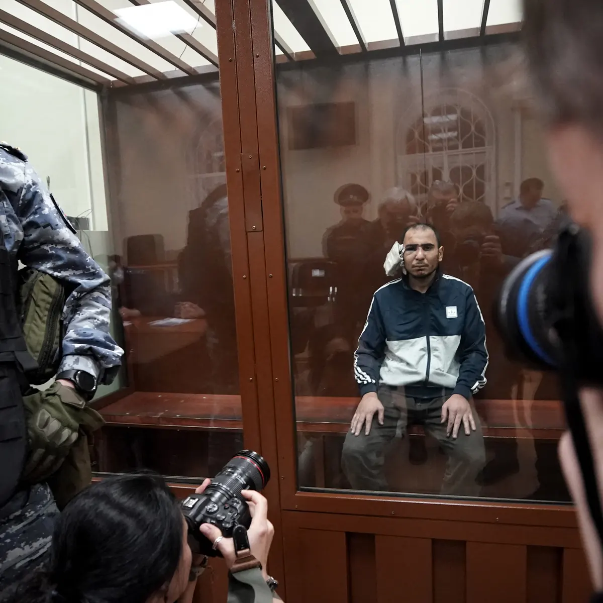 මොස්කව් ප්රහාරයේ සැකකරුවන්ට එරෙහි නඩු විභාගය ඇරඹෙයි (ඡායාරූප) 3 5257