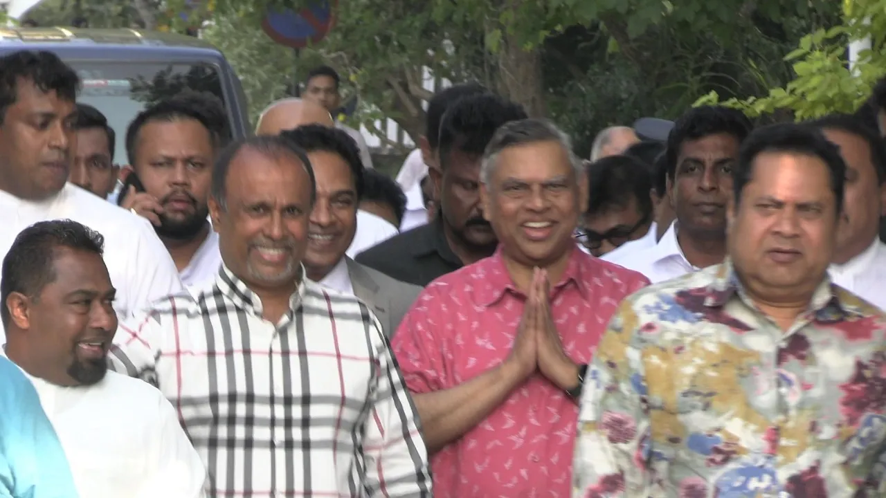 බැසිල් රාජපක්ෂ දිවයිනට (වීඩියෝ) 1 IMG 20240305 WA0017