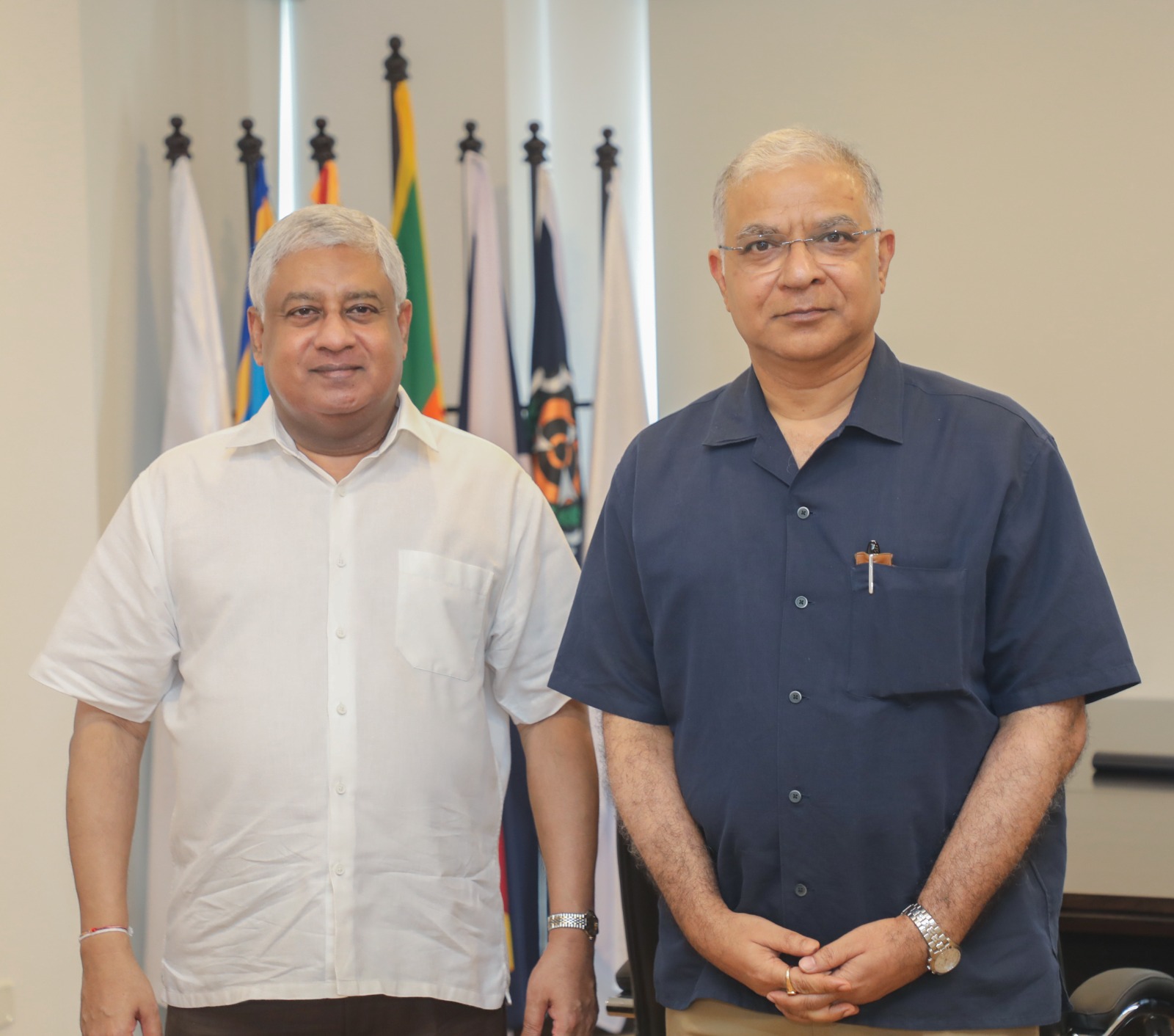 ඉන්දීය මහකොමසාරිස් සහ ඇමති ටිරාන් අලස් අතර විශේෂ හමුවක් (ඡායාරූප) 4 WhatsApp Image 2024 03 15 at 6.07.07 PM