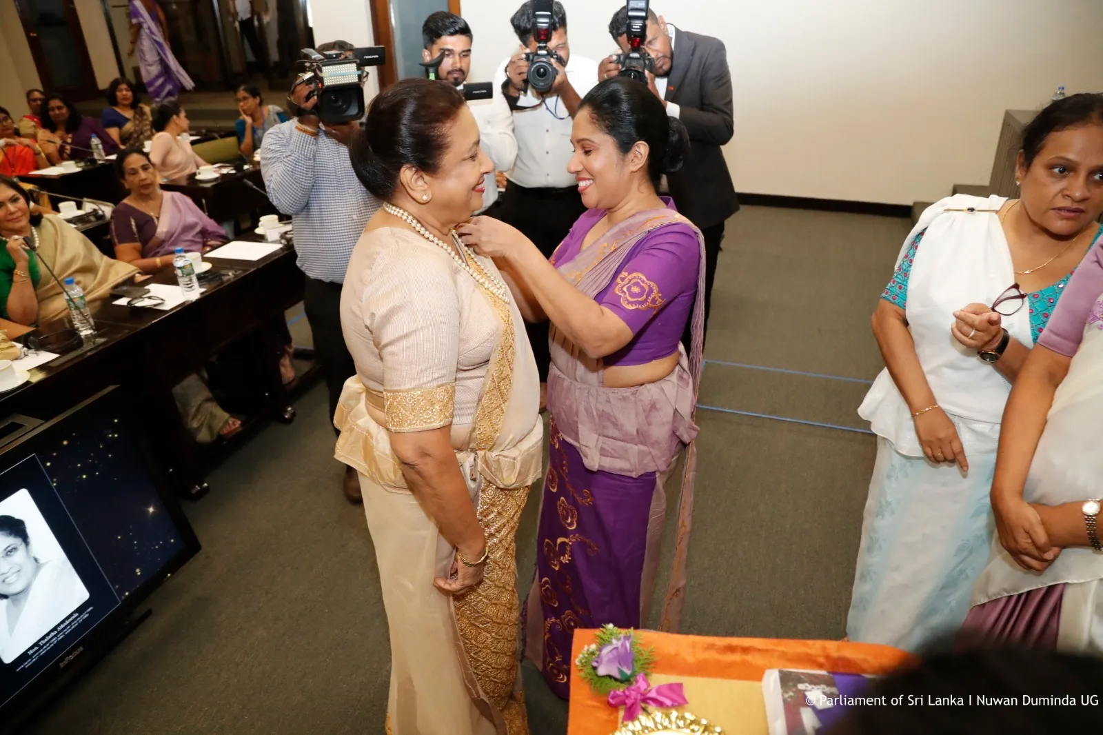 කාන්තා දිනය වෙනුවෙන් පැරණි මන්ත්රීවරියන්ට පාර්ලිමේන්තුවේදී බුහුමන් 7 a9fc3a01 30e7 4bf2 a6b0 84820a13bf01