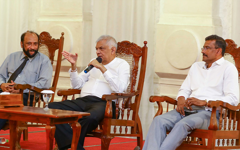 පක්ෂවලට වුවමනා විදියට රට හදන්න බැහැ - ජනපති (ඡායාරූප) 2 image 37