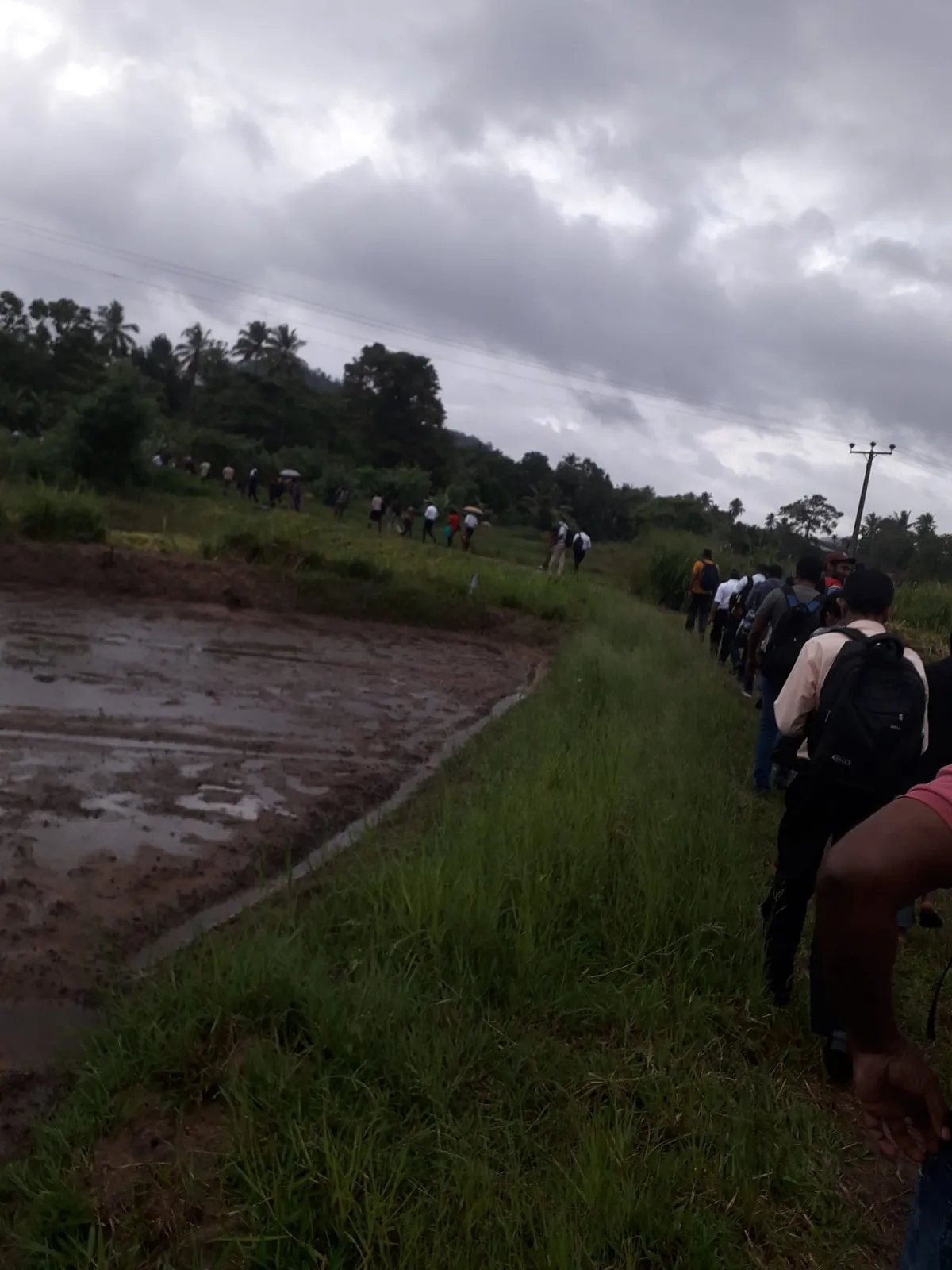 දුම්රියක් පීලි පනී ,දුම්රිය ධාවනයට බාධා 2 1c9e8327 a73d 4f40 b5b3 3299d185a3e9