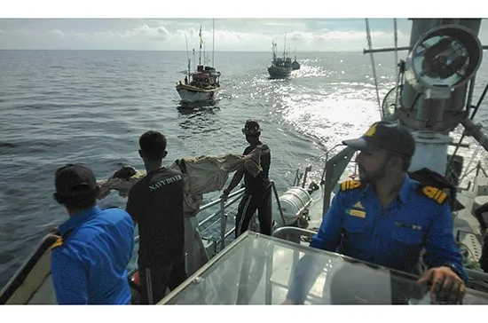 බහුදින ධීවර යාත්රාවක් නැවක ගැටී අනතුරක් - ධීවරයෙක් ජීවිතක්ෂය තවත් අයෙක් අතුරුදන් (ඡායාරූප) 4 WhatsApp Image 2024 05 18 at 3.27.18 PM