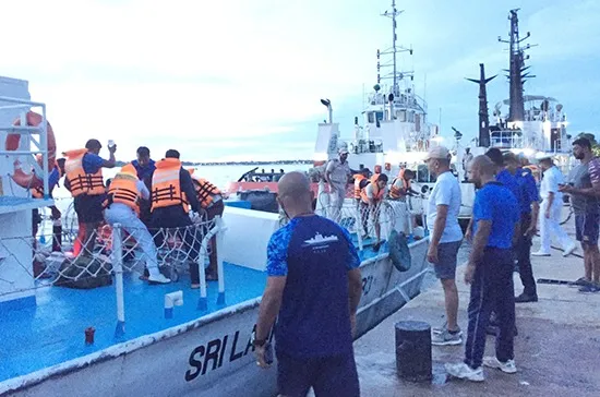 බහුදින ධීවර යාත්රාවක් නැවක ගැටී අනතුරක් - ධීවරයෙක් ජීවිතක්ෂය තවත් අයෙක් අතුරුදන් (ඡායාරූප) 3 WhatsApp Image 2024 05 18 at 3.27.19 PM