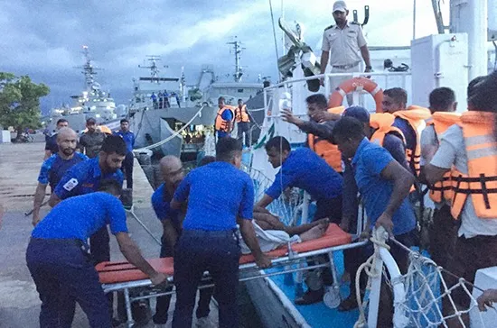 බහුදින ධීවර යාත්රාවක් නැවක ගැටී අනතුරක් - ධීවරයෙක් ජීවිතක්ෂය තවත් අයෙක් අතුරුදන් (ඡායාරූප) 1 WhatsApp Image 2024 05 18 at 3.27.20 PM