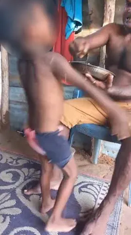 දරුවාට අමානුෂික වූ 'කුකුල් චමින්ද' අල්ලන්න පොලිසිය සහාය පතයි (ඡායාරූප) 3 3