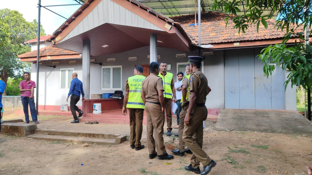 විදෙස් ගතව සිට පැමිණි අයෙකුගේ මළ සිරුරක් වවුනියාවේ නිවසක (ඡායාරූප) 6 IMG 20240826 WA0005