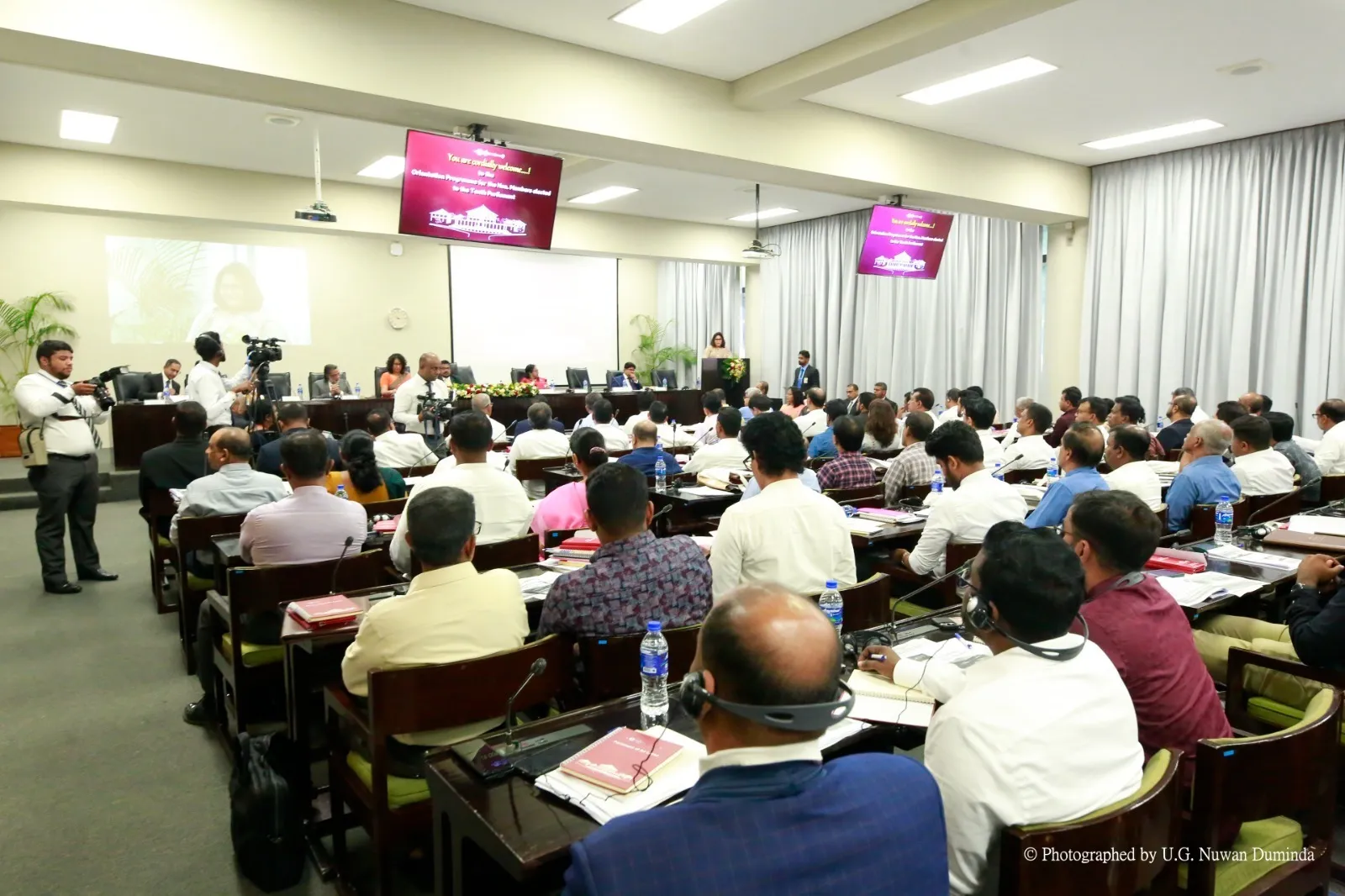 ජනතා අපේක්ෂාවන් උපරිමයෙන් ඉටු කිරීම මන්ත්රීවරුන්ගේ ප්රධාන අපේක්ෂාව විය යුතුයි - අගමැතිනිය 7 WhatsApp Image 2024 11 25 at 3.55.48 PM 1