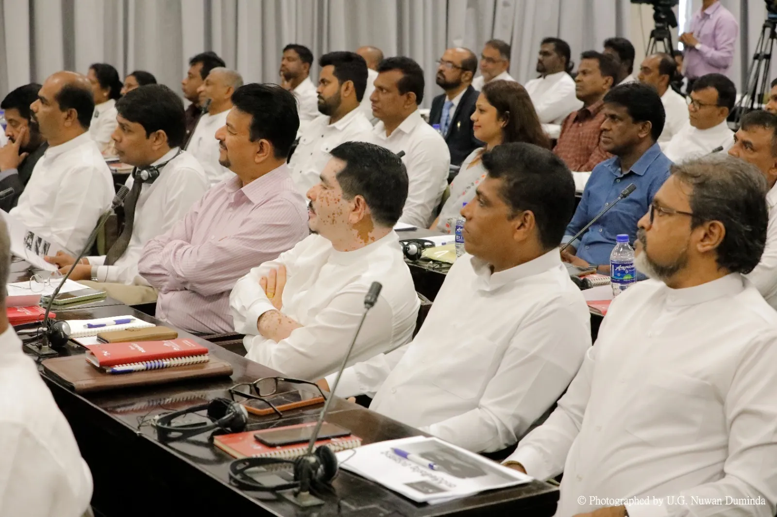 ජනතා අපේක්ෂාවන් උපරිමයෙන් ඉටු කිරීම මන්ත්රීවරුන්ගේ ප්රධාන අපේක්ෂාව විය යුතුයි - අගමැතිනිය 2 WhatsApp Image 2024 11 25 at 3.55.54 PM