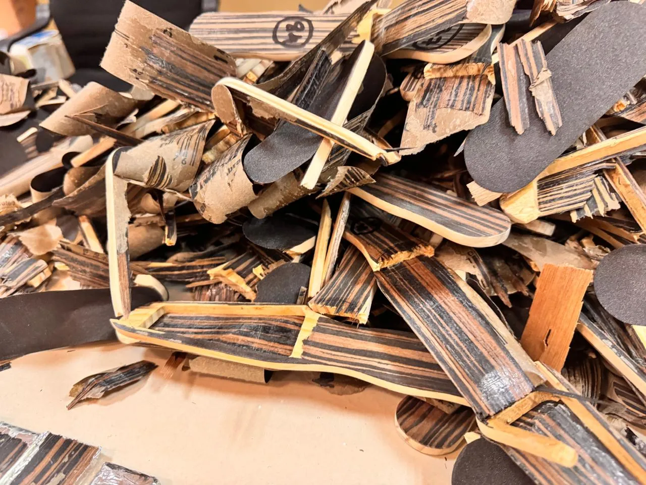 මිලියන 97ක කොකේන් සමඟ විදෙස් ජාතිකයෙක් අත්අඩංගුවට (ඡායාරූප) 2 1000365154