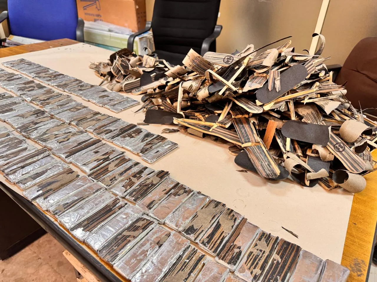 මිලියන 97ක කොකේන් සමඟ විදෙස් ජාතිකයෙක් අත්අඩංගුවට (ඡායාරූප) 1 1000365156