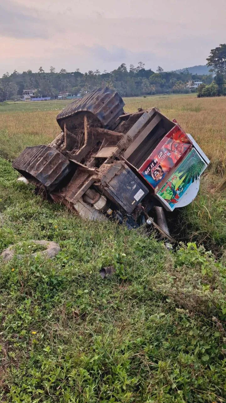 භූතයා පෙරළී තරුණයෙක් ජීවිතක්ෂයට (ඡායාරූප) 2 WhatsApp Image 2025 03 08 at 9.52.51 AM 1