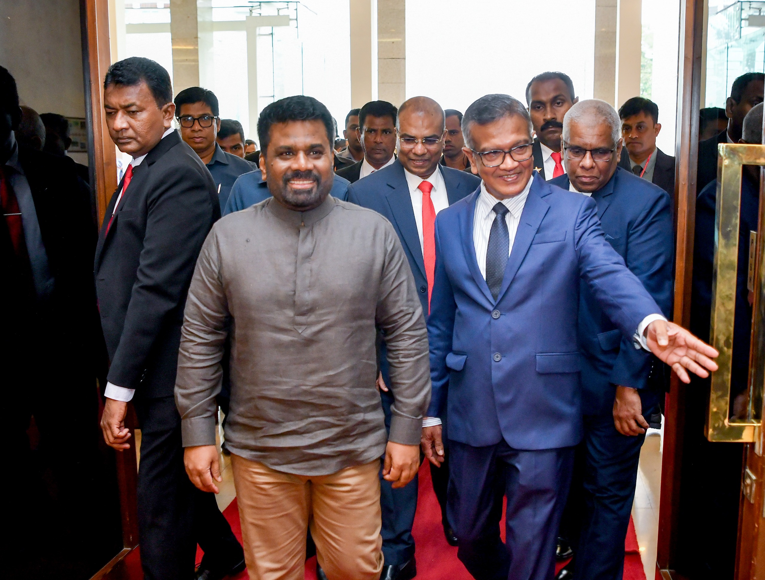 අල්ලස හා දූෂණය තුරන් කිරීම ඊළඟ පරම්පරාවට භාර නොදෙන බවට ජනපතිගෙන් පොරොන්දුවක් (වීඩියෝ හා ඡායාරූප) 1 IMG 20250409 WA0010