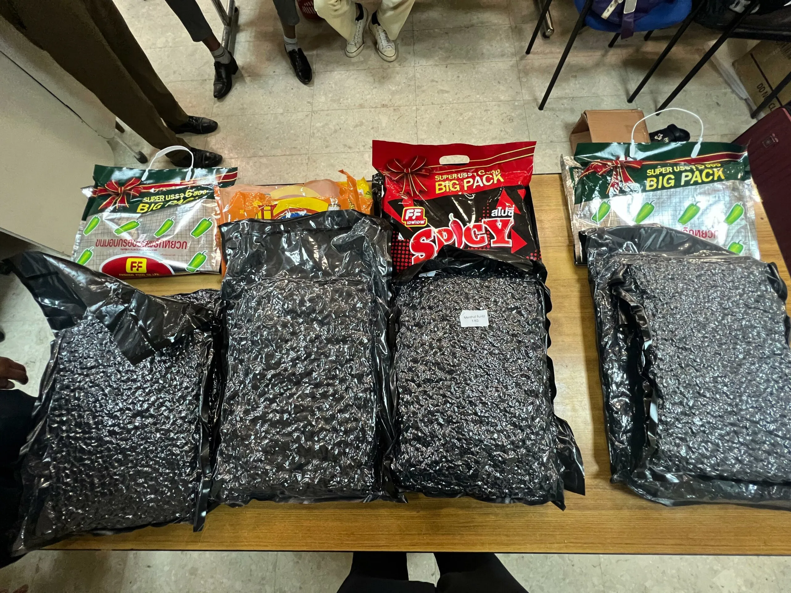 කෝටි හතකට වැඩි කුෂ් සමඟ විදෙස් ගුවන් මගියෙක් අල්ලයි (ඡායාරූප) 1 IMG 20250519 WA0011 scaled