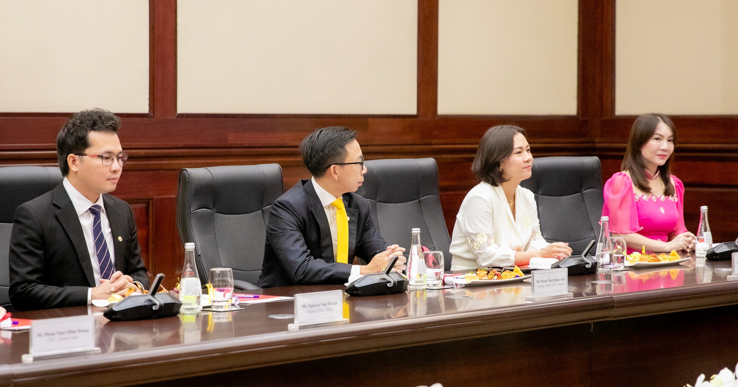 ශ්රී ලංකාවේ ආයෝජනය සඳහා වියට්නාමයේ වින්ගෲප් සමූහයට ජනපතිගෙන් ඇරයුම් (ඡායාරූප) 3 Vingroup meeting 2