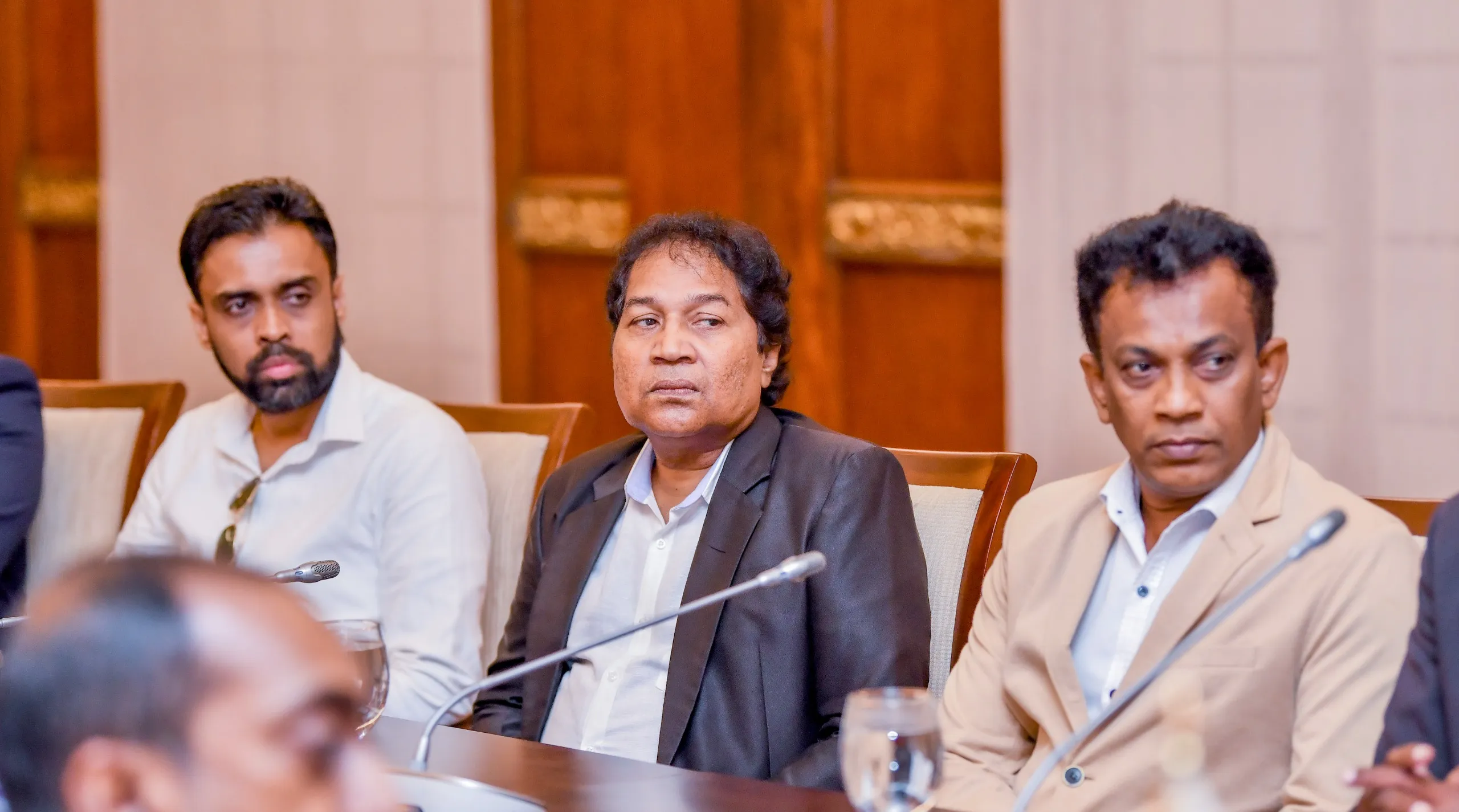 ජනපති සහ ශ්රී ලාංකික ප්රාසාංගික කලාකරුවන්ගේ ඒකාබද්ධ සංසදය අතර හමුවක් (ඡායාරූප) 3 WhatsApp Image 2025 05 25 at 4.55.41 PM 1