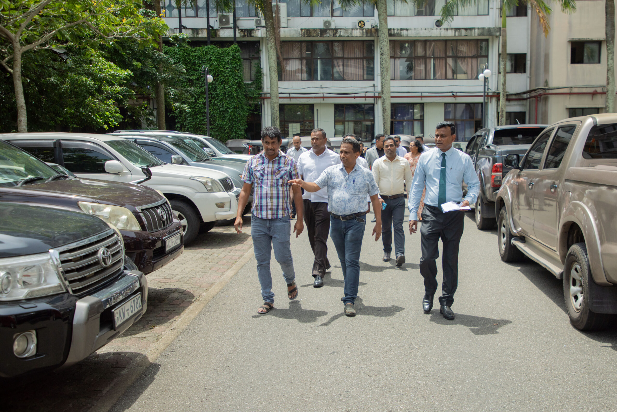 රජයට අයත් වාහන තොගයක් විකිණීමට ටෙන්ඩර් කැඳවයි (ඡායාරූප) 2 0T0A0715 2 scaled