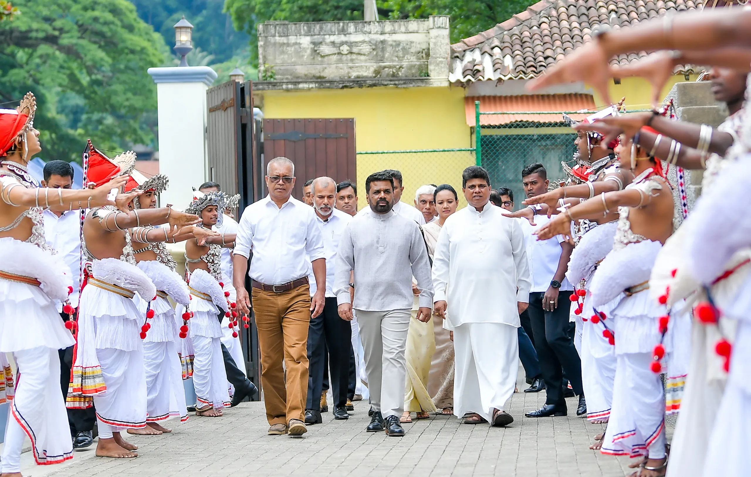 ජනපති අතින් විවෘත වූ ඇහැලේපොළ වලව්වේ ඉටි රූප කෞතුකාගාරය (ඡායාරූප) 1 Wax Museum Opening Ceremony Kandy 1